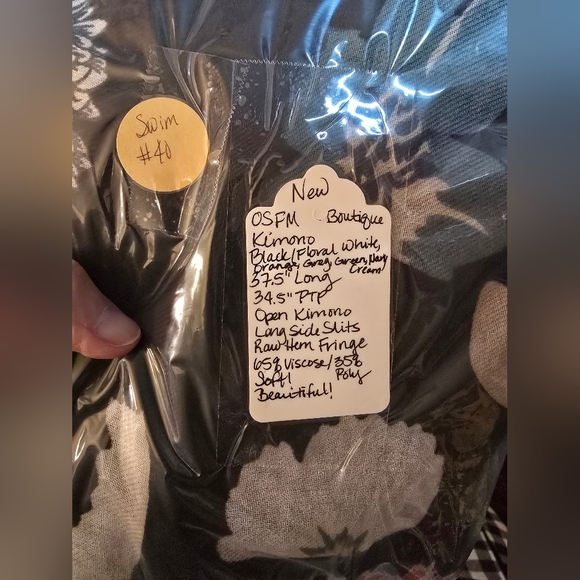 OSFM NWOT Boutique Kimono 37.5Long 34.5ptp Blk Floral Raw Fringe Hem Soft! - Picture 13 of 13